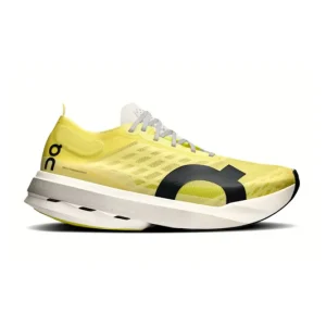 حذاء رياضي أصفر